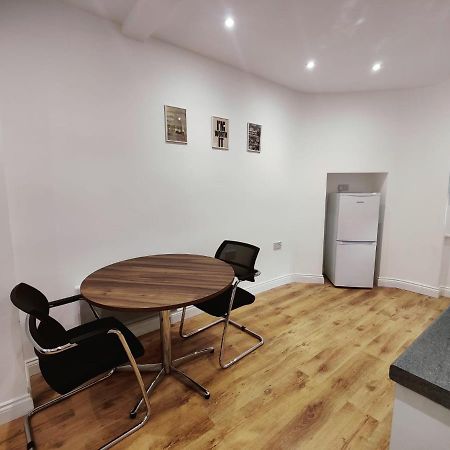 3 Bed Flat Close To Liverpool St & Brick Lane Лондон Екстериор снимка