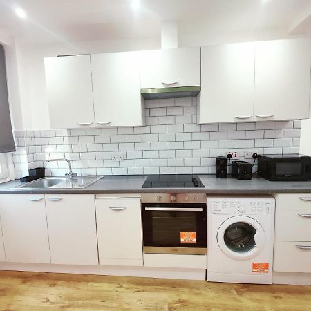 3 Bed Flat Close To Liverpool St & Brick Lane Лондон Екстериор снимка