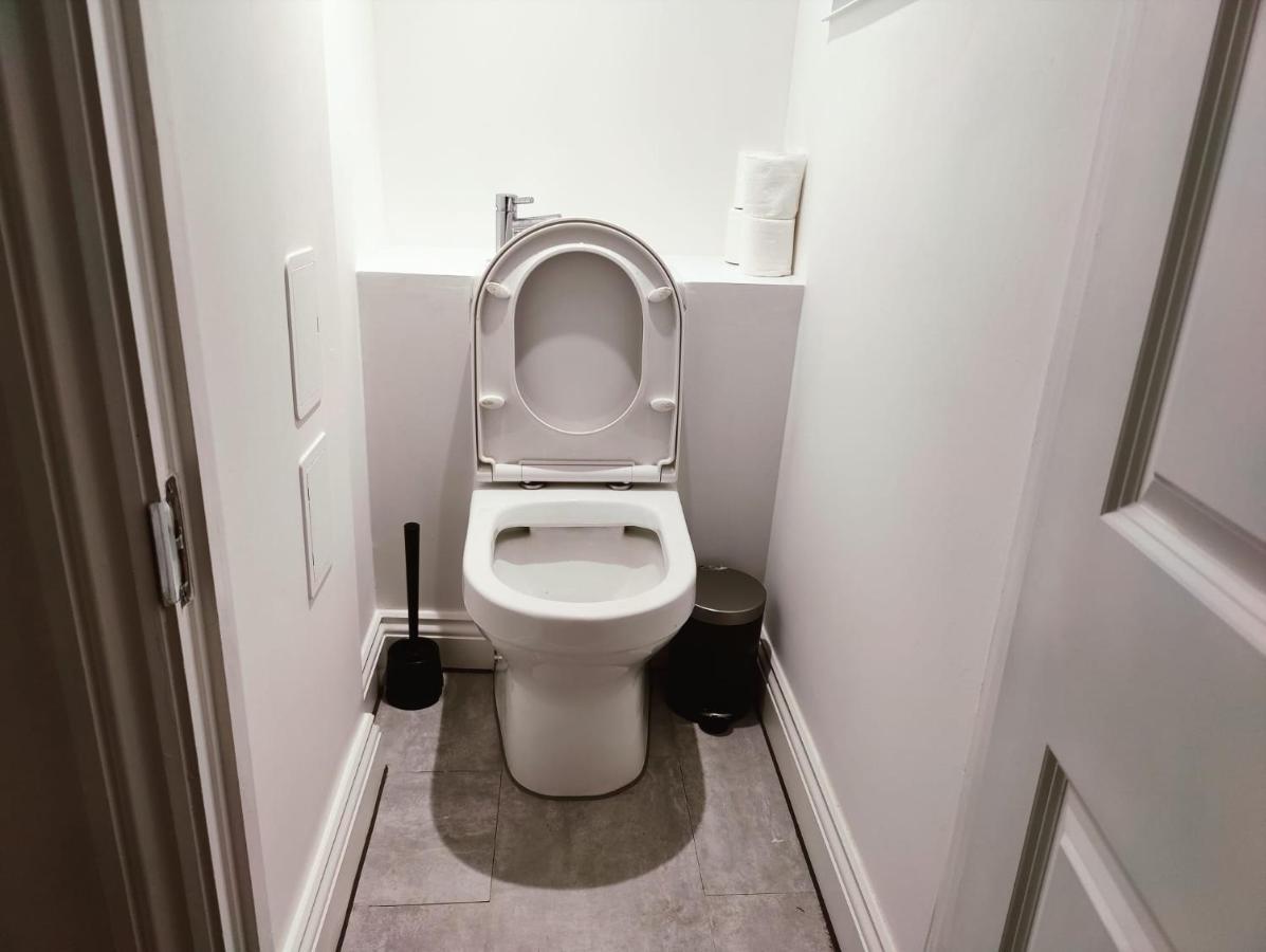3 Bed Flat Close To Liverpool St & Brick Lane Лондон Екстериор снимка