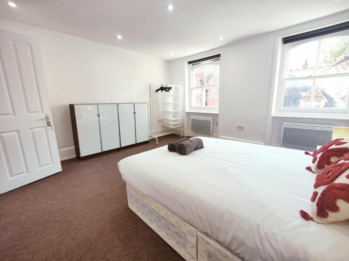3 Bed Flat Close To Liverpool St & Brick Lane Лондон Екстериор снимка